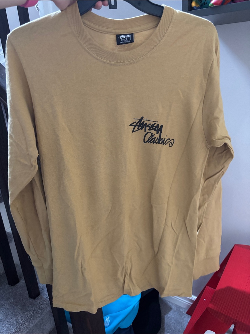 NWT！Stussy Long Sleeve Tee - Mustard Yellow with Black Logo